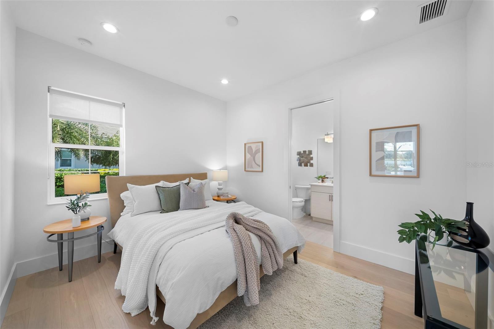 Image 31 of 64 For 16826 Clearlake Avenue