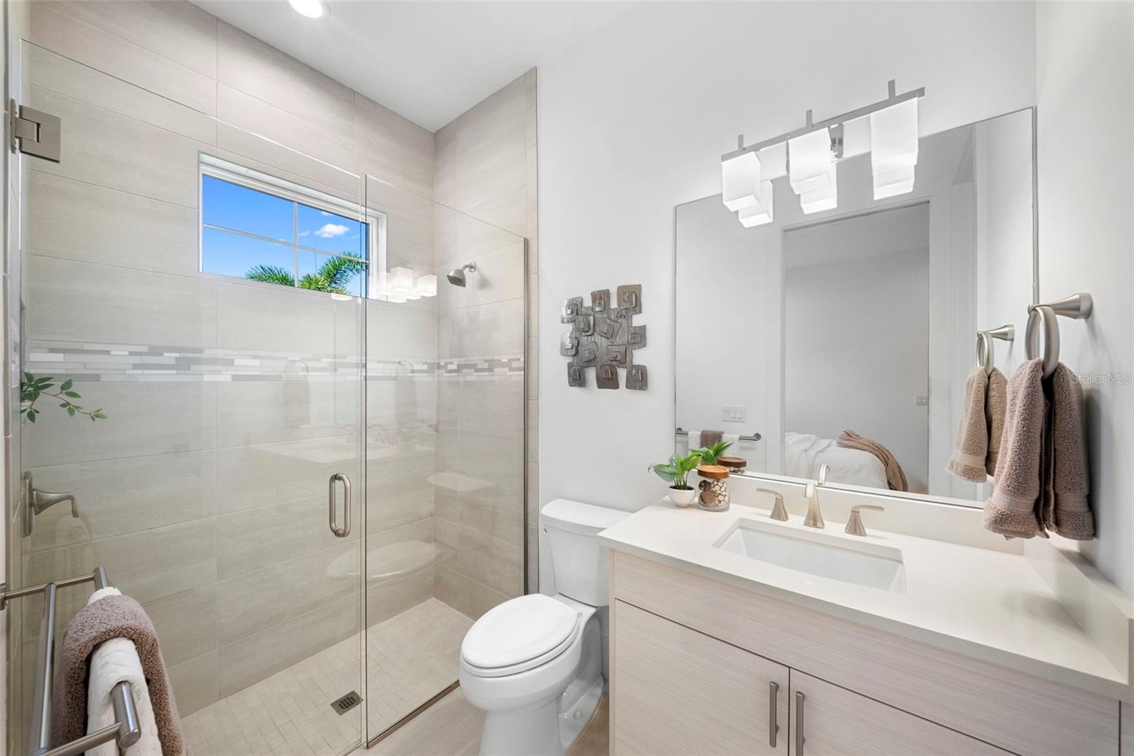 Image 32 of 64 For 16826 Clearlake Avenue