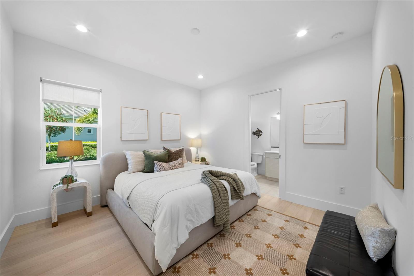 Image 33 of 64 For 16826 Clearlake Avenue