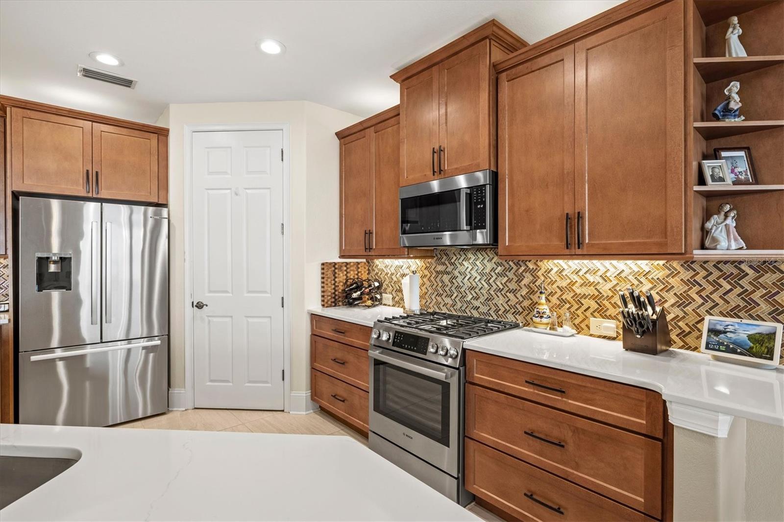 Image 15 of 100 For 1135 Riverscape Street 1135