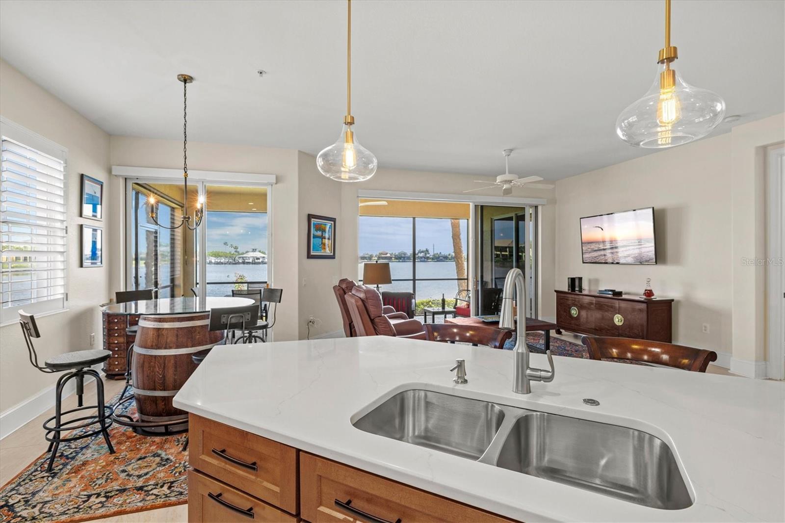 Image 18 of 100 For 1135 Riverscape Street 1135