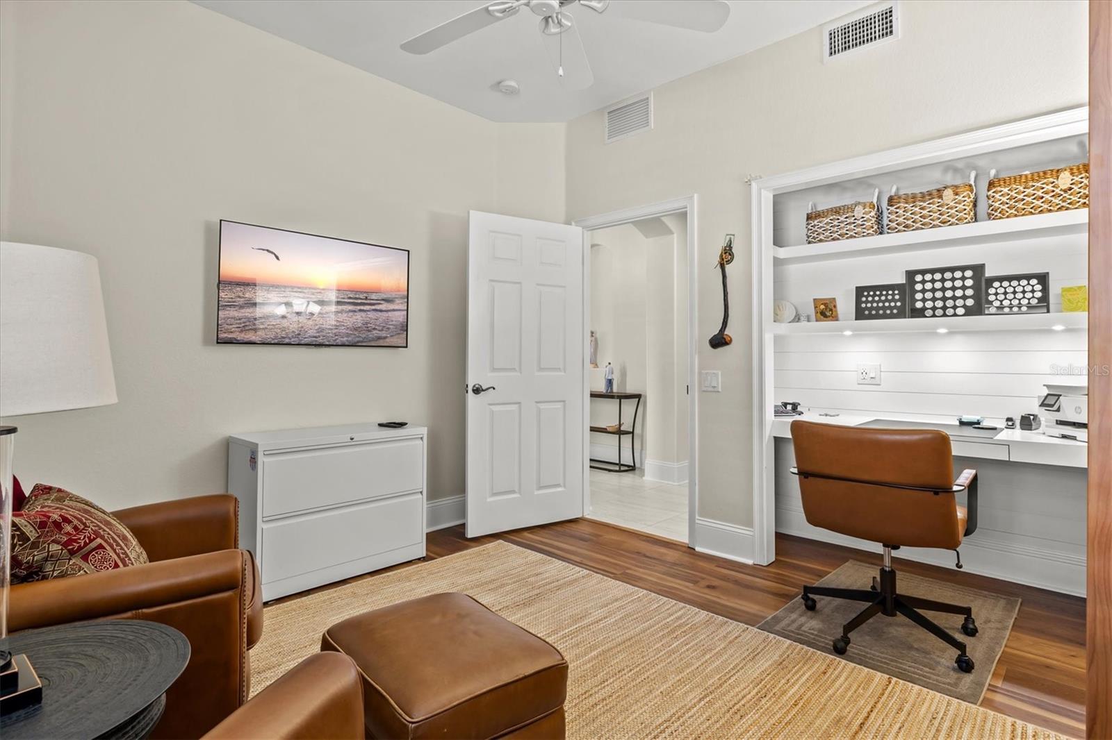 Image 39 of 100 For 1135 Riverscape Street 1135