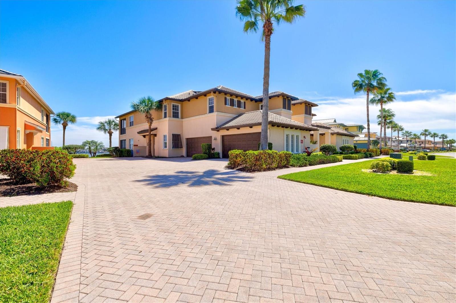 Image 4 of 100 For 1135 Riverscape Street 1135