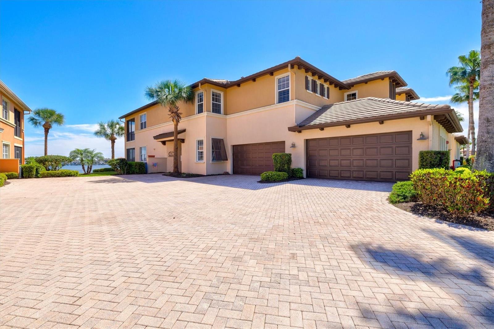 Image 5 of 100 For 1135 Riverscape Street 1135