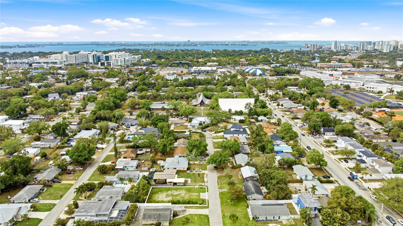 Image 2 of 7 For 2360 Loma Linda Street