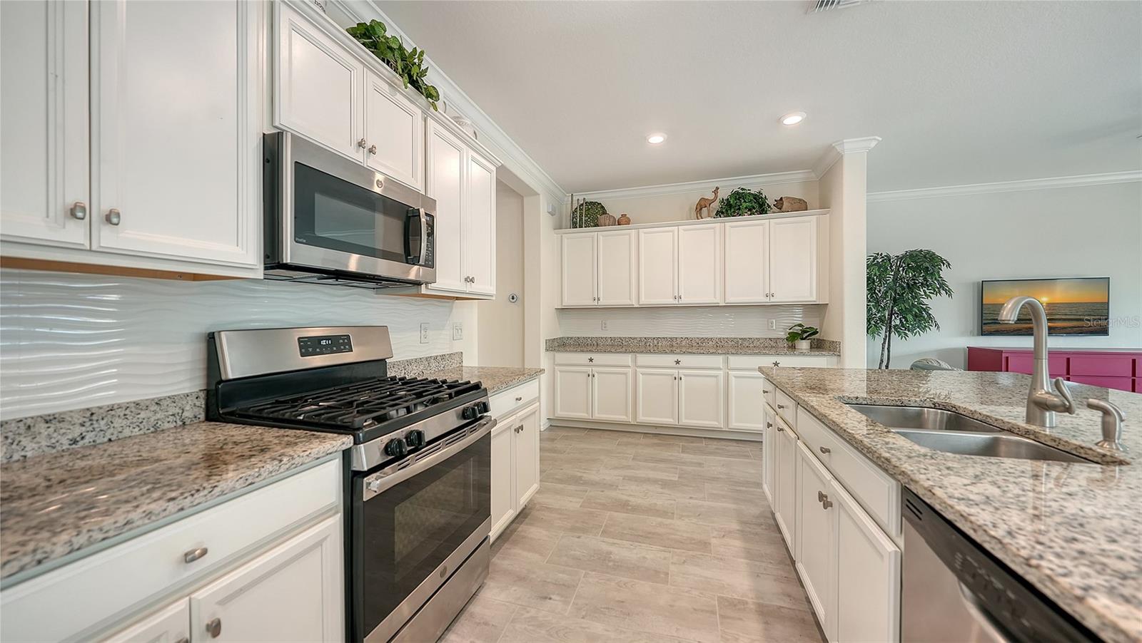 Image 5 of 78 For 17241 Blue Ridge Place