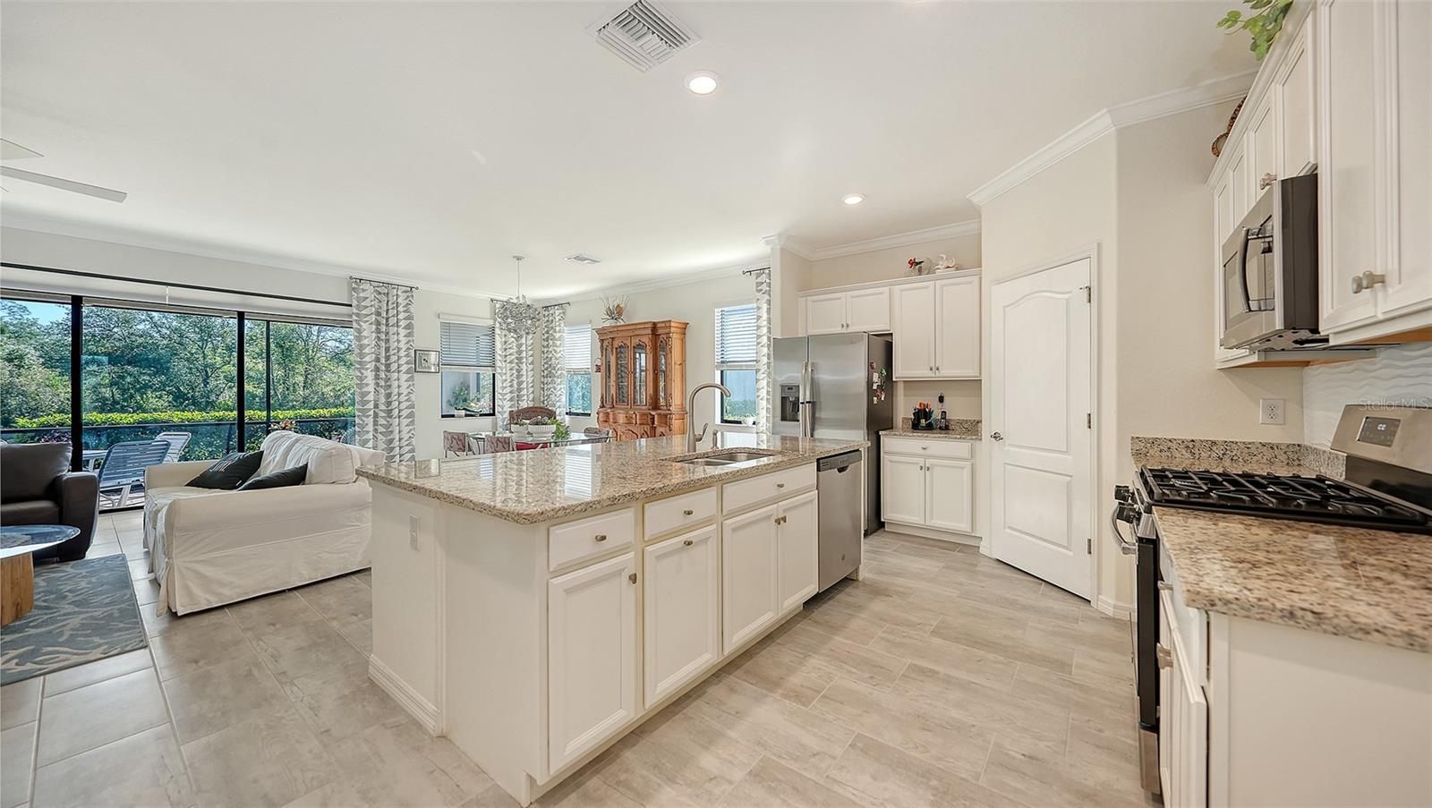 Image 7 of 78 For 17241 Blue Ridge Place