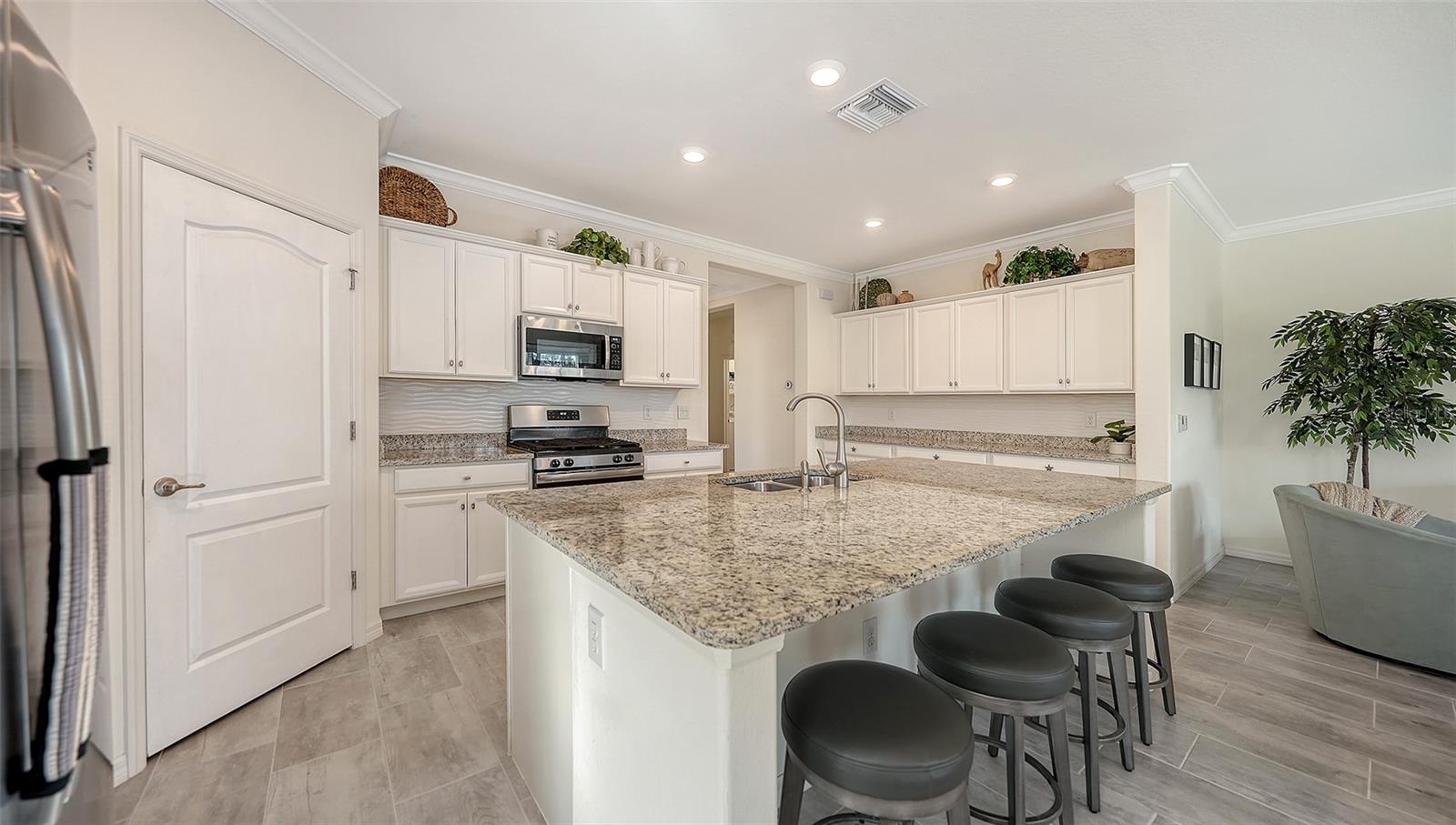 Image 8 of 78 For 17241 Blue Ridge Place