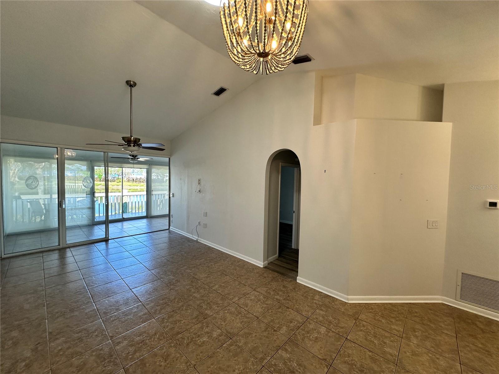 Image 11 of 39 For 864 Waterside Lane