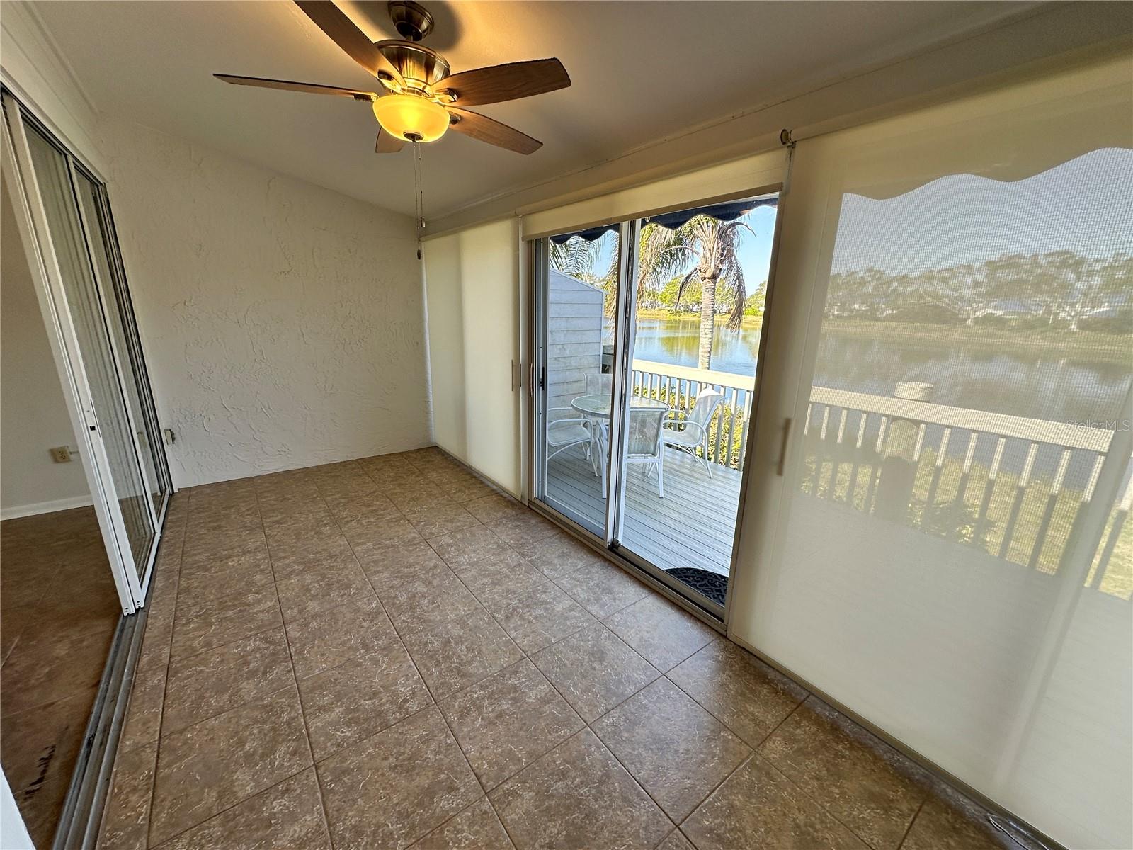 Image 15 of 39 For 864 Waterside Lane