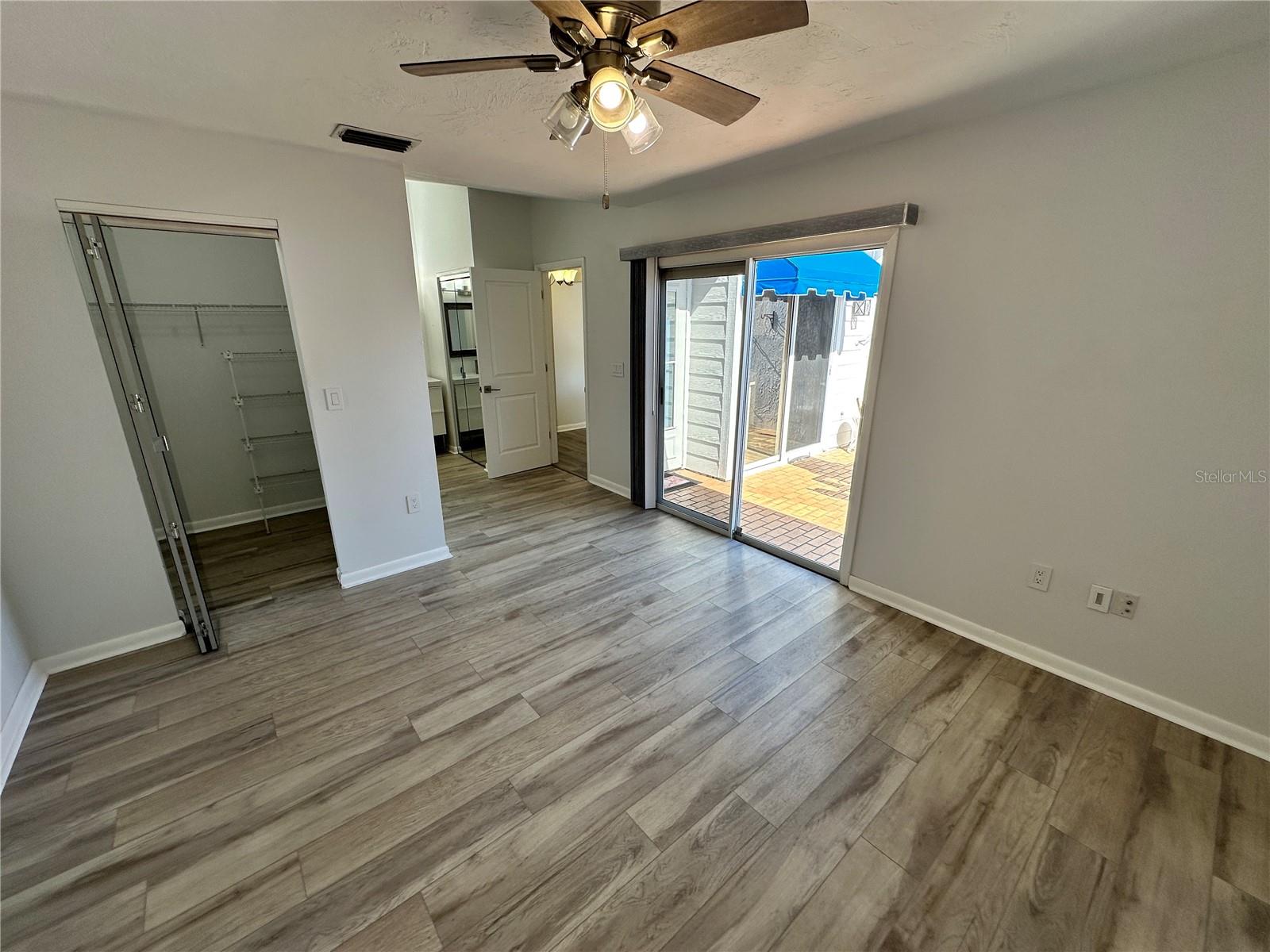 Image 21 of 39 For 864 Waterside Lane