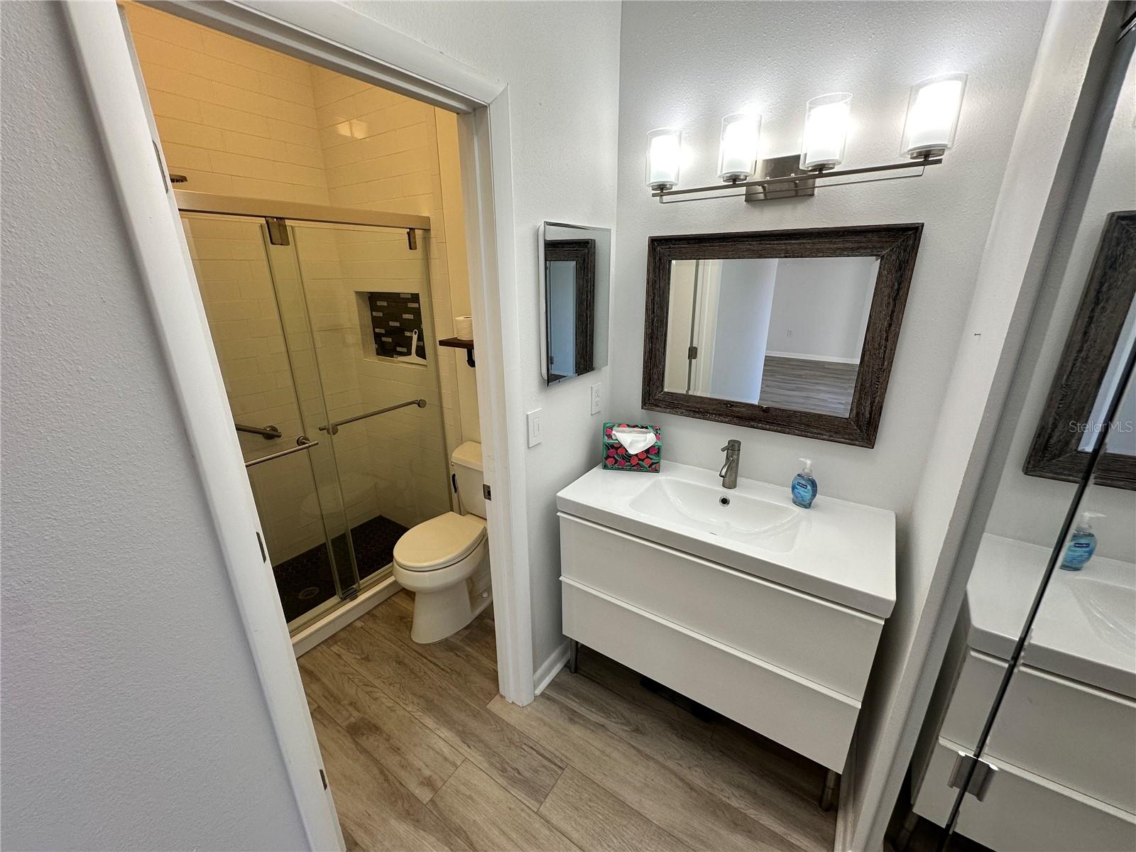 Image 23 of 39 For 864 Waterside Lane