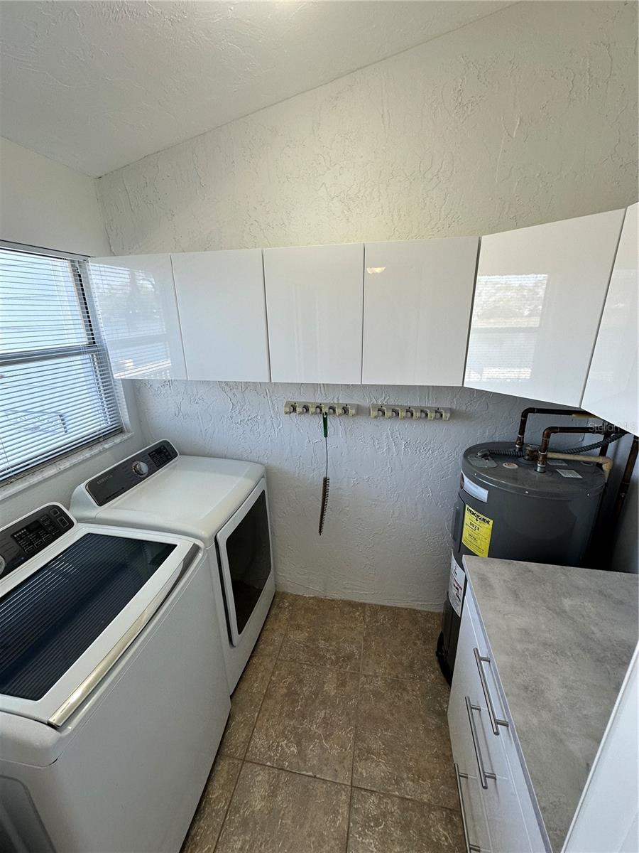 Image 25 of 39 For 864 Waterside Lane