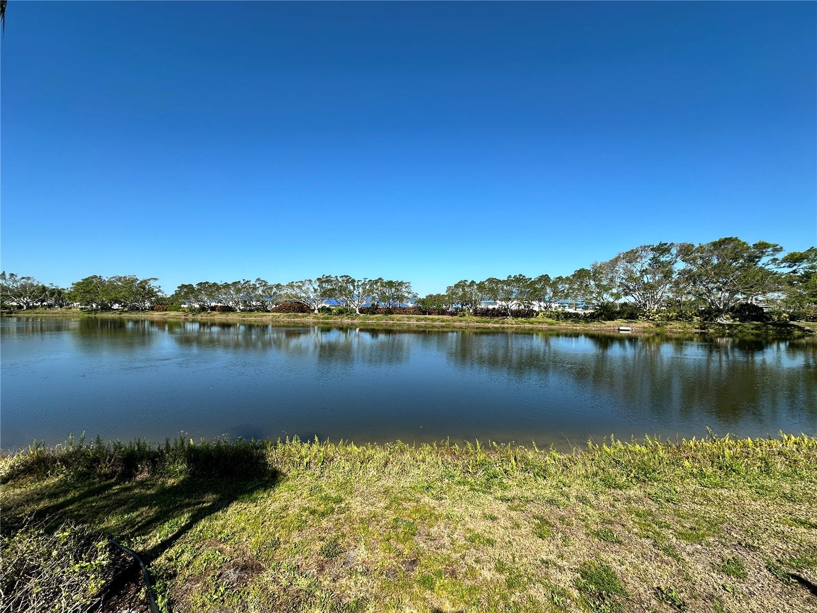 Image 6 of 39 For 864 Waterside Lane