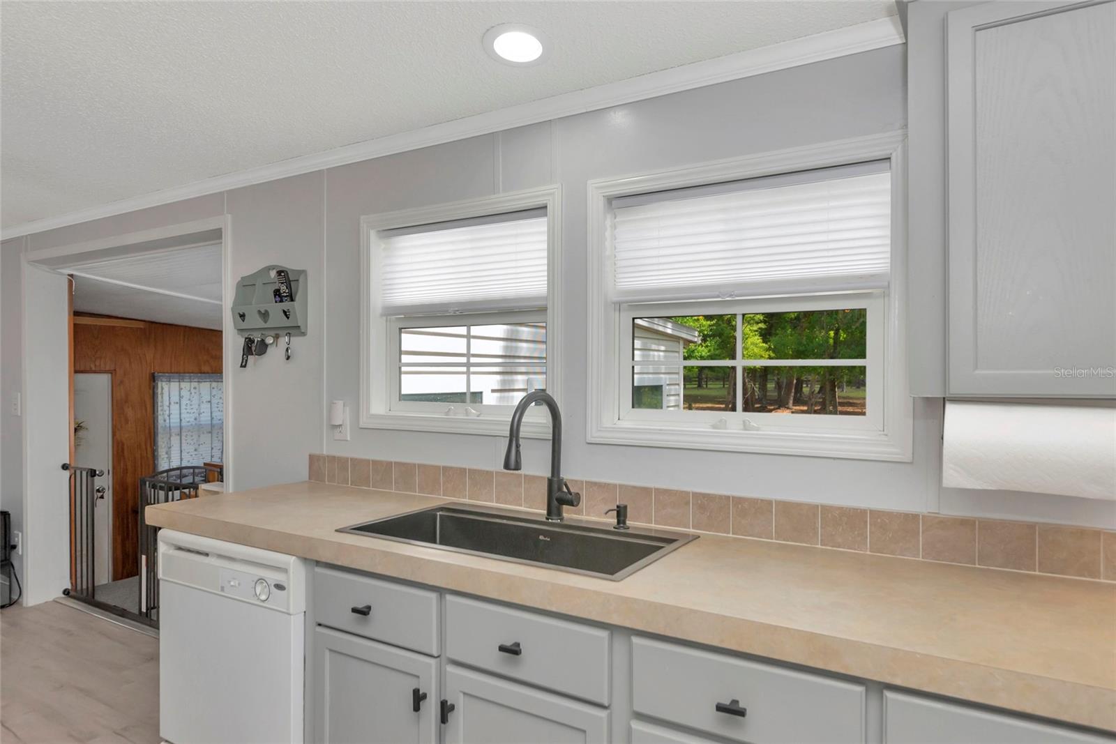 Listing photo id 9 for 32098 Singletary Road