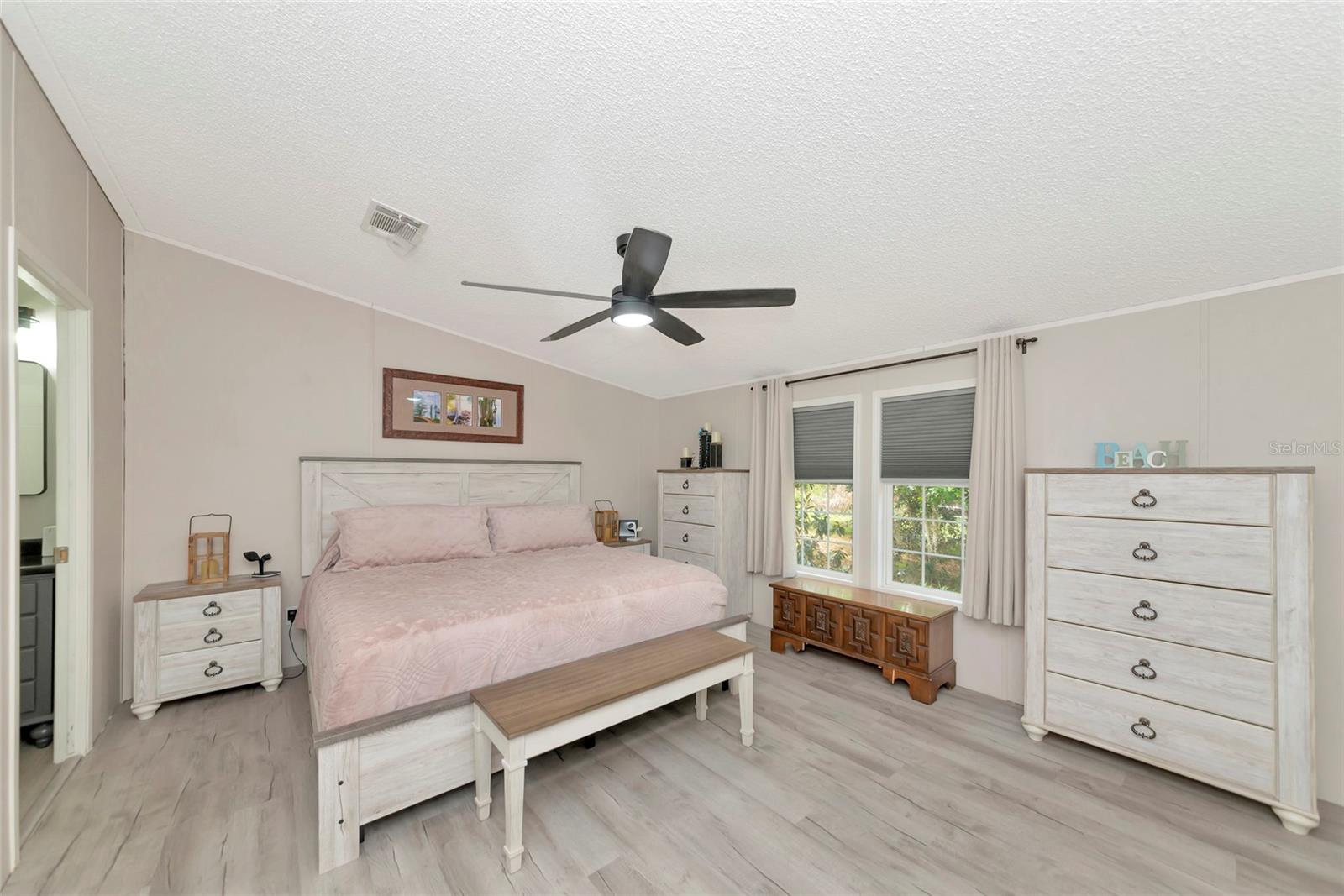 Listing photo id 20 for 32098 Singletary Road