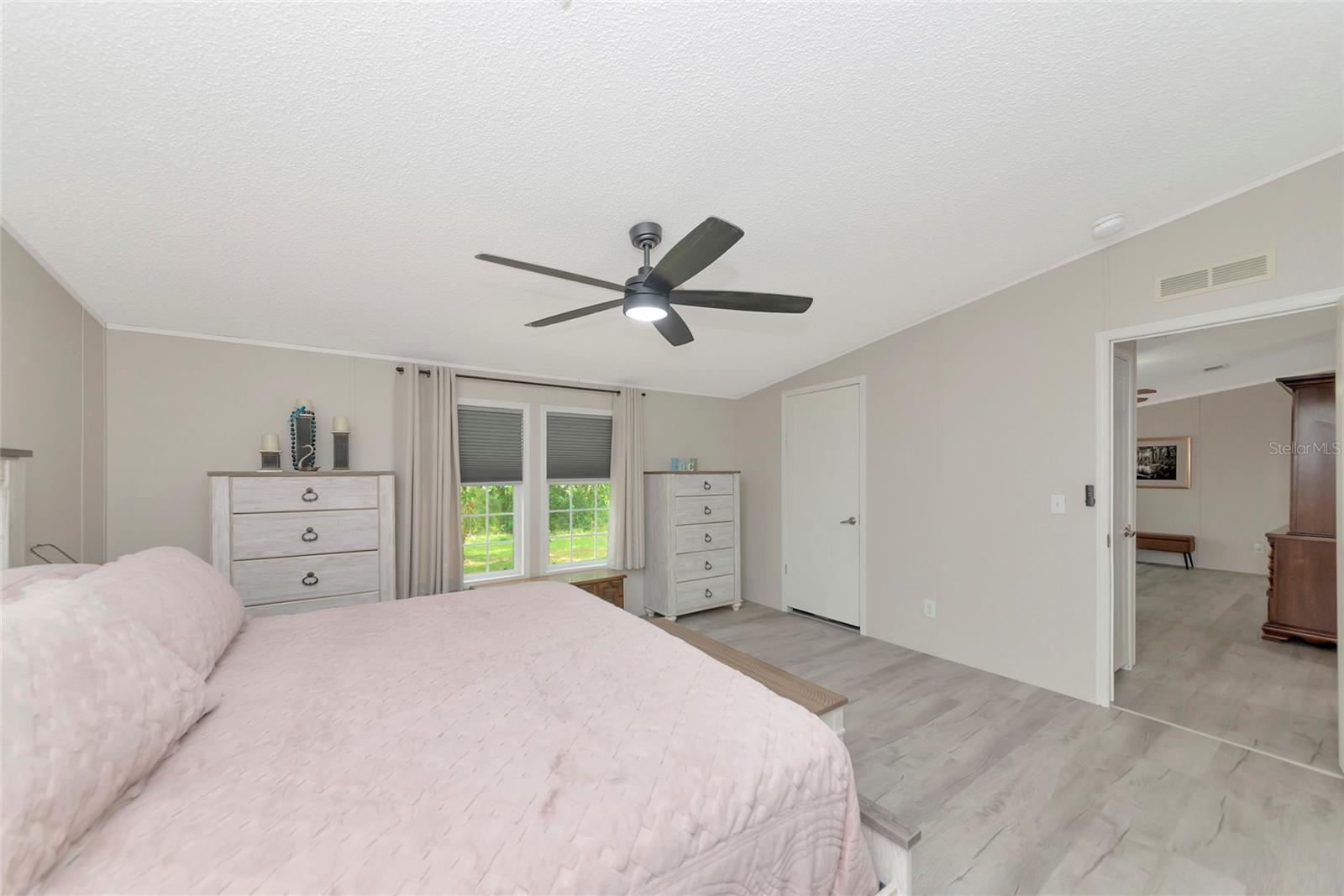 Listing photo id 22 for 32098 Singletary Road