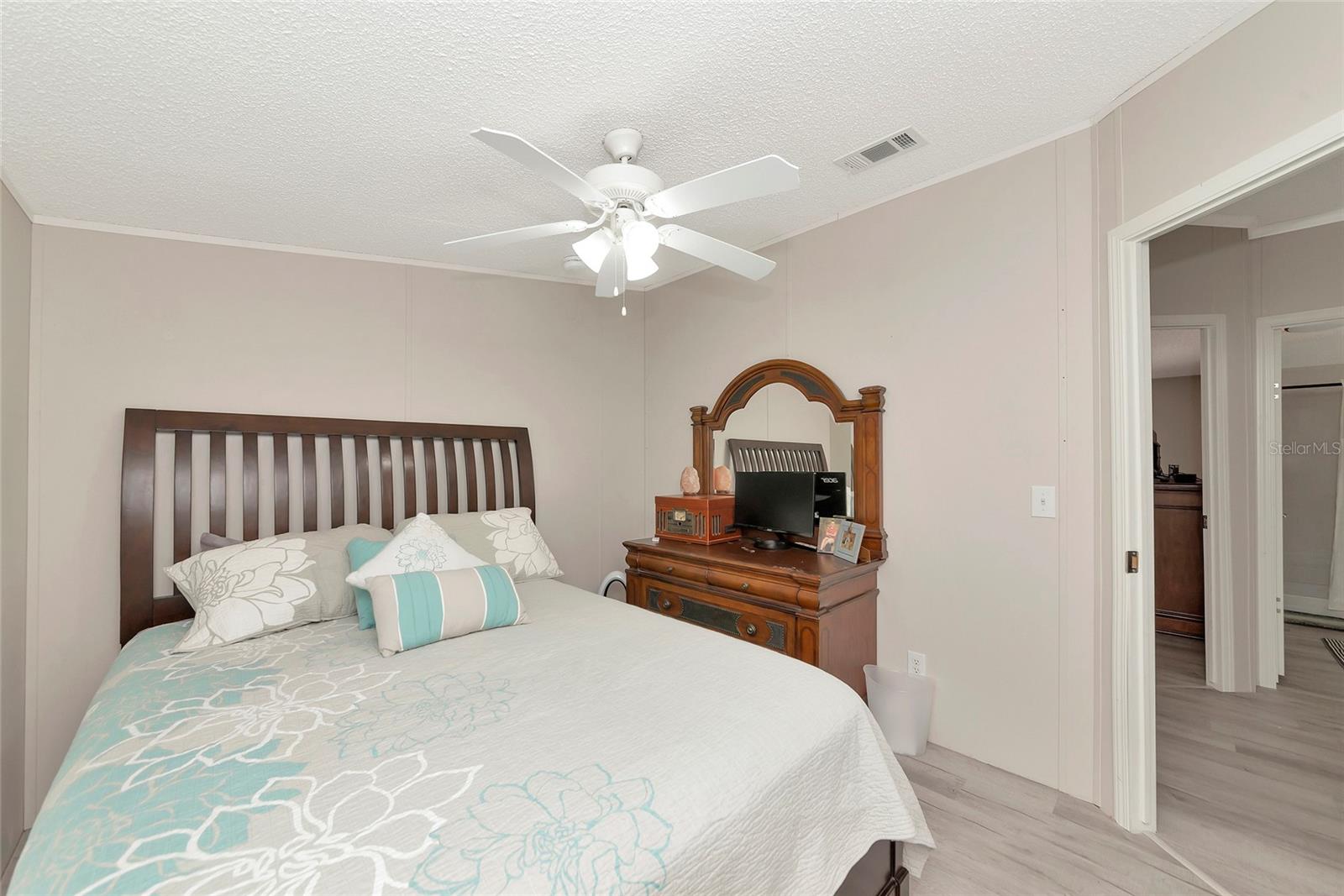 Listing photo id 33 for 32098 Singletary Road