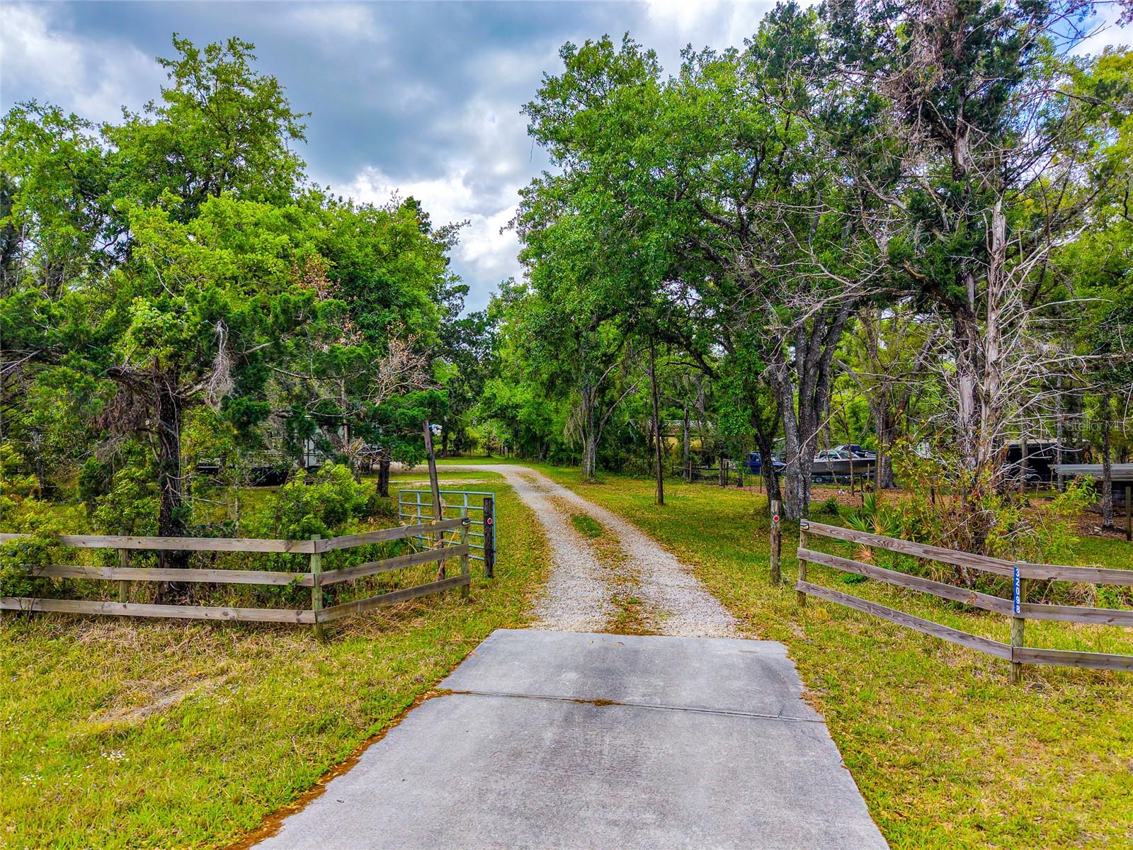 Listing photo id 60 for 32098 Singletary Road