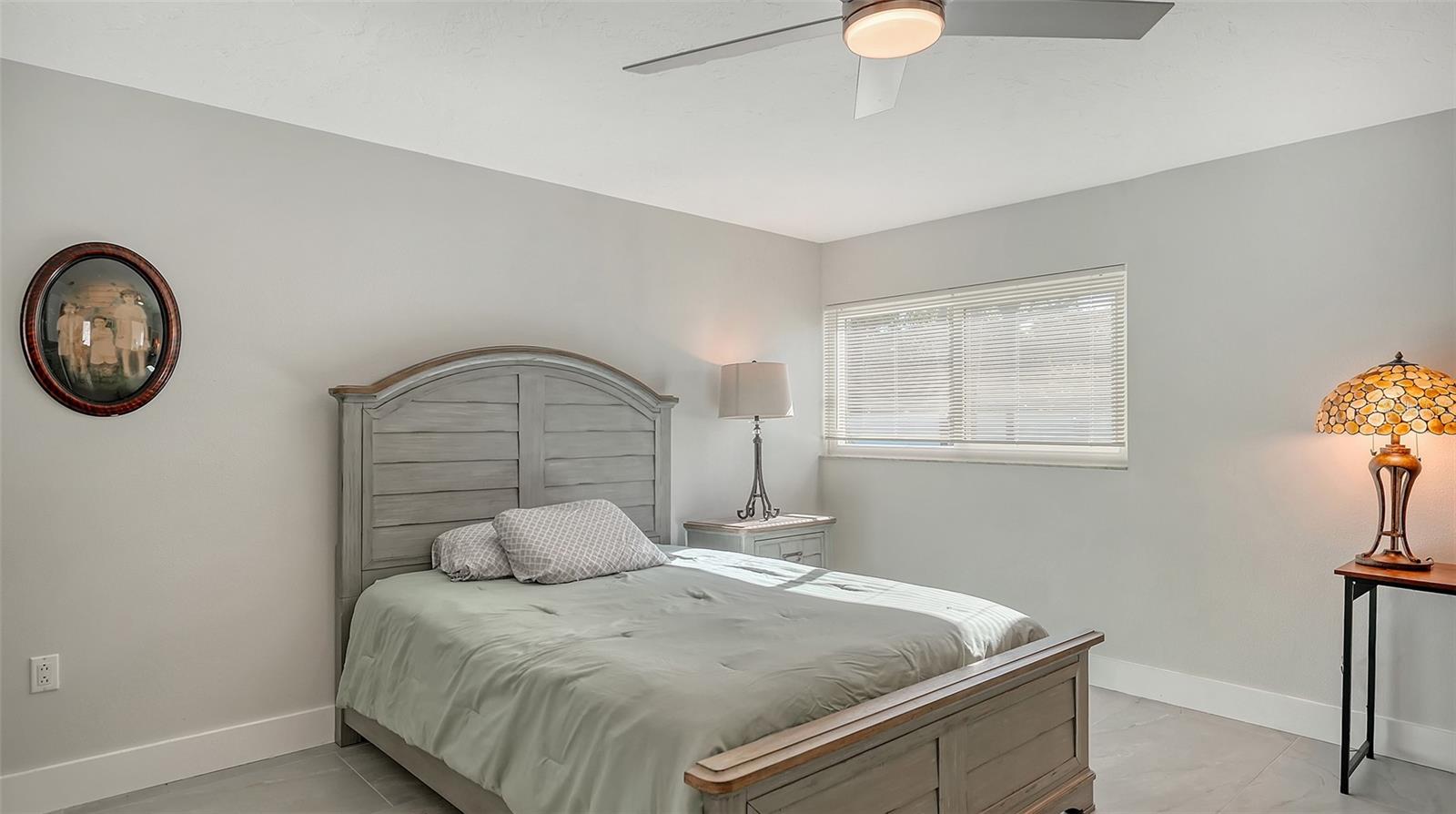 Image 22 of 61 For 131 Whispering Sands Circle V33