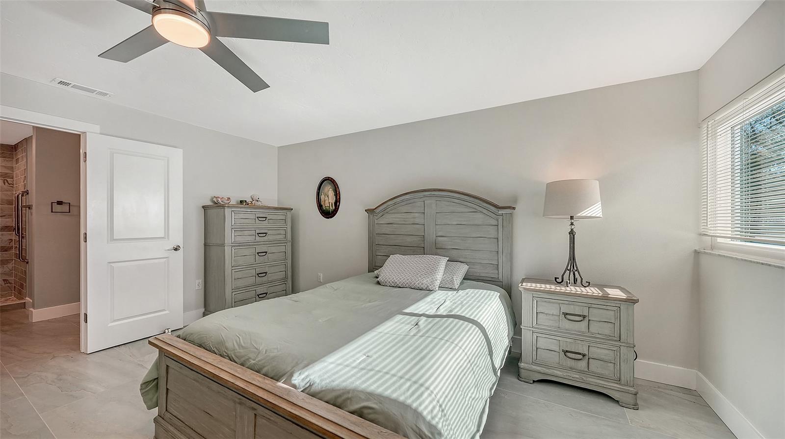 Image 23 of 61 For 131 Whispering Sands Circle V33