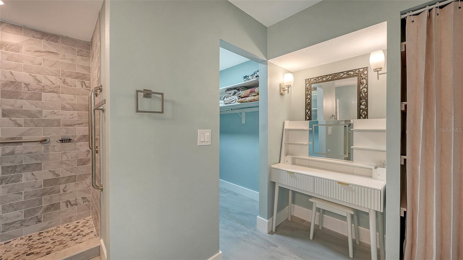 Image 27 of 61 For 131 Whispering Sands Circle V33