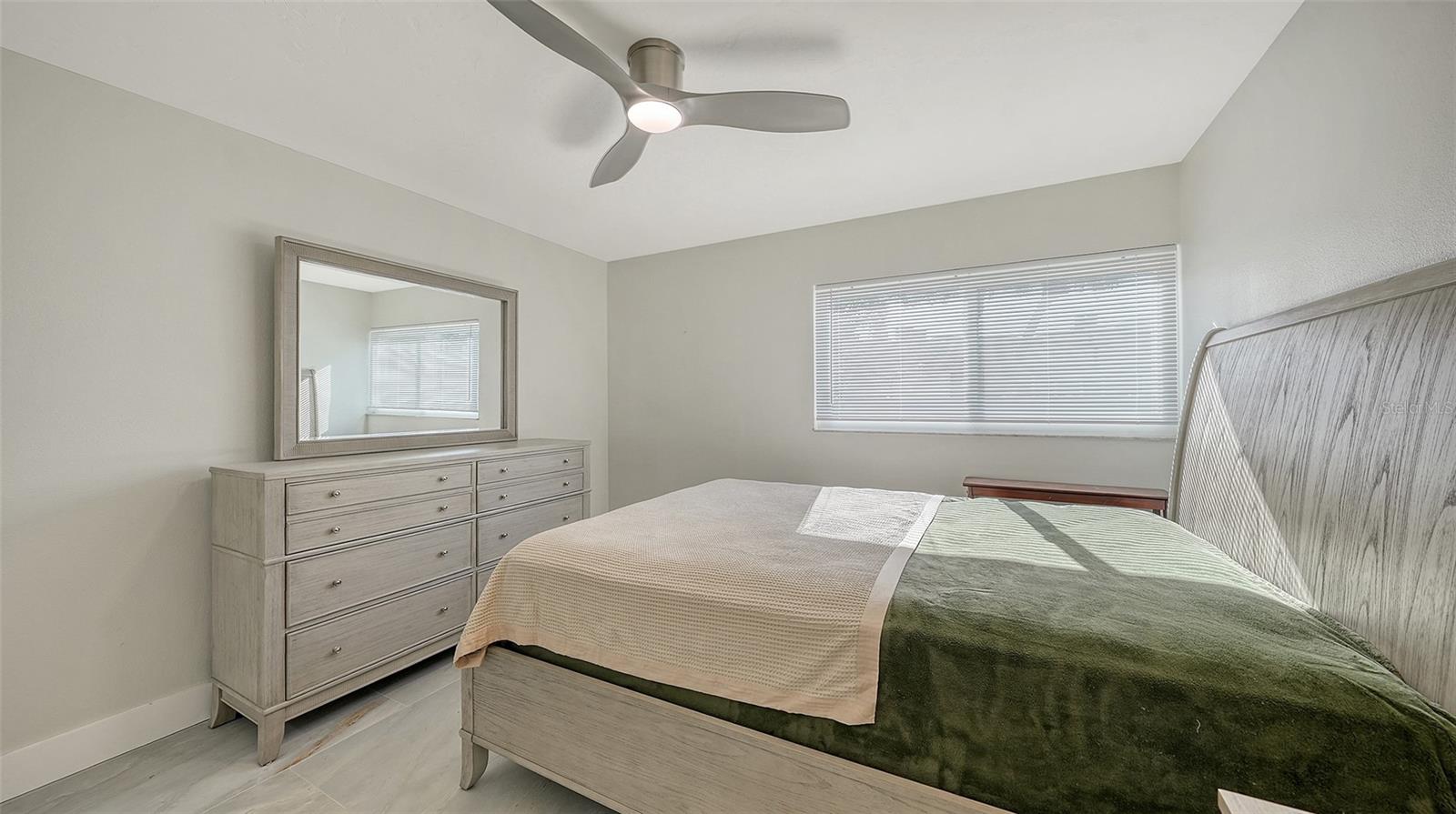 Image 32 of 61 For 131 Whispering Sands Circle V33