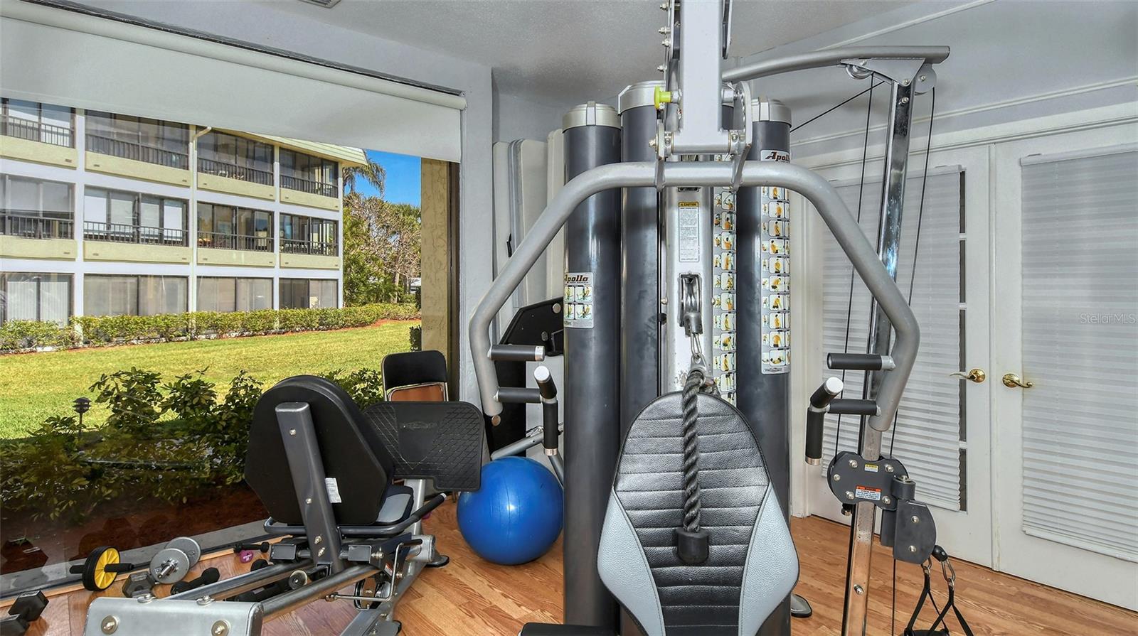 Image 44 of 61 For 131 Whispering Sands Circle V33