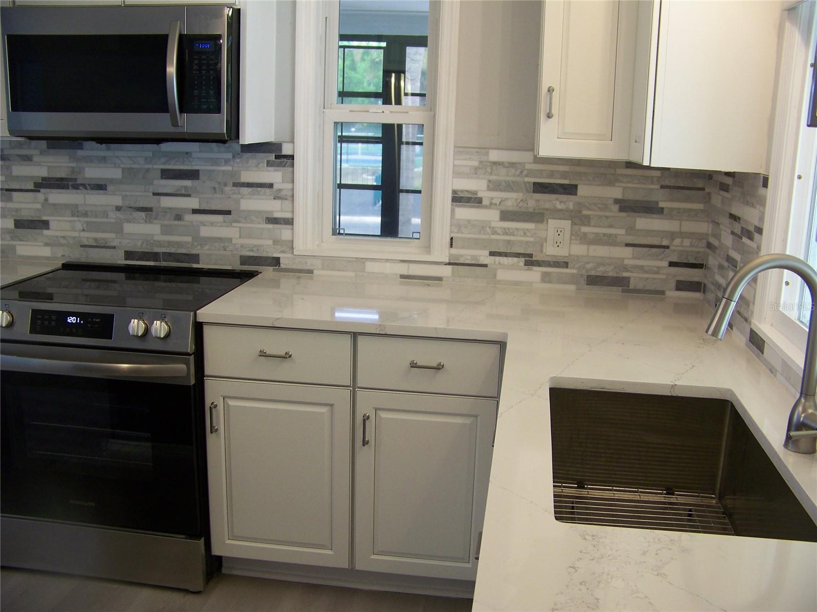 Image 14 of 61 For 15550 Burnt Store Road 202