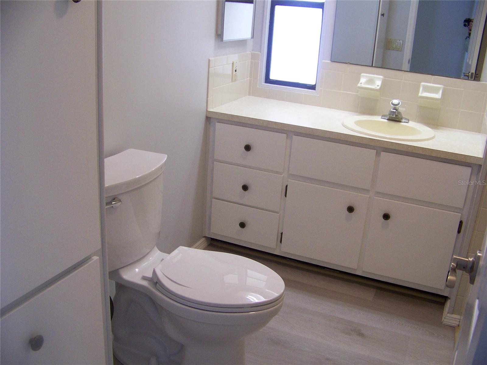 Image 33 of 61 For 15550 Burnt Store Road 202