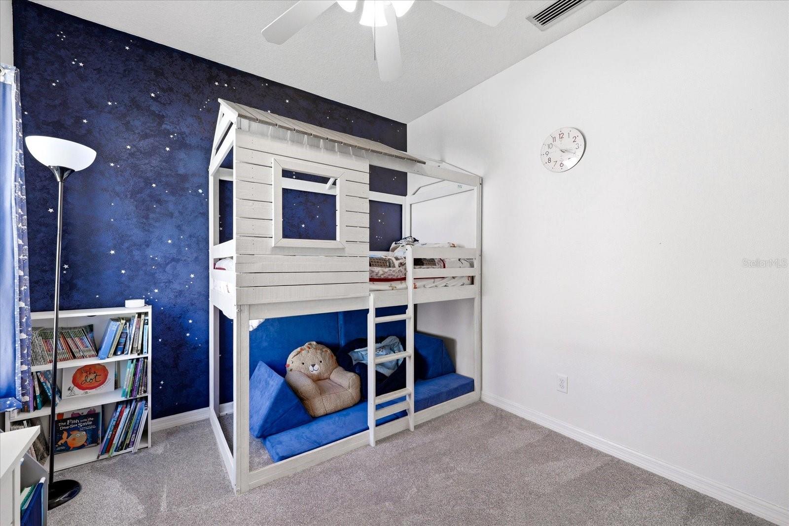 Image 27 of 44 For 4905 Boston Common Glen