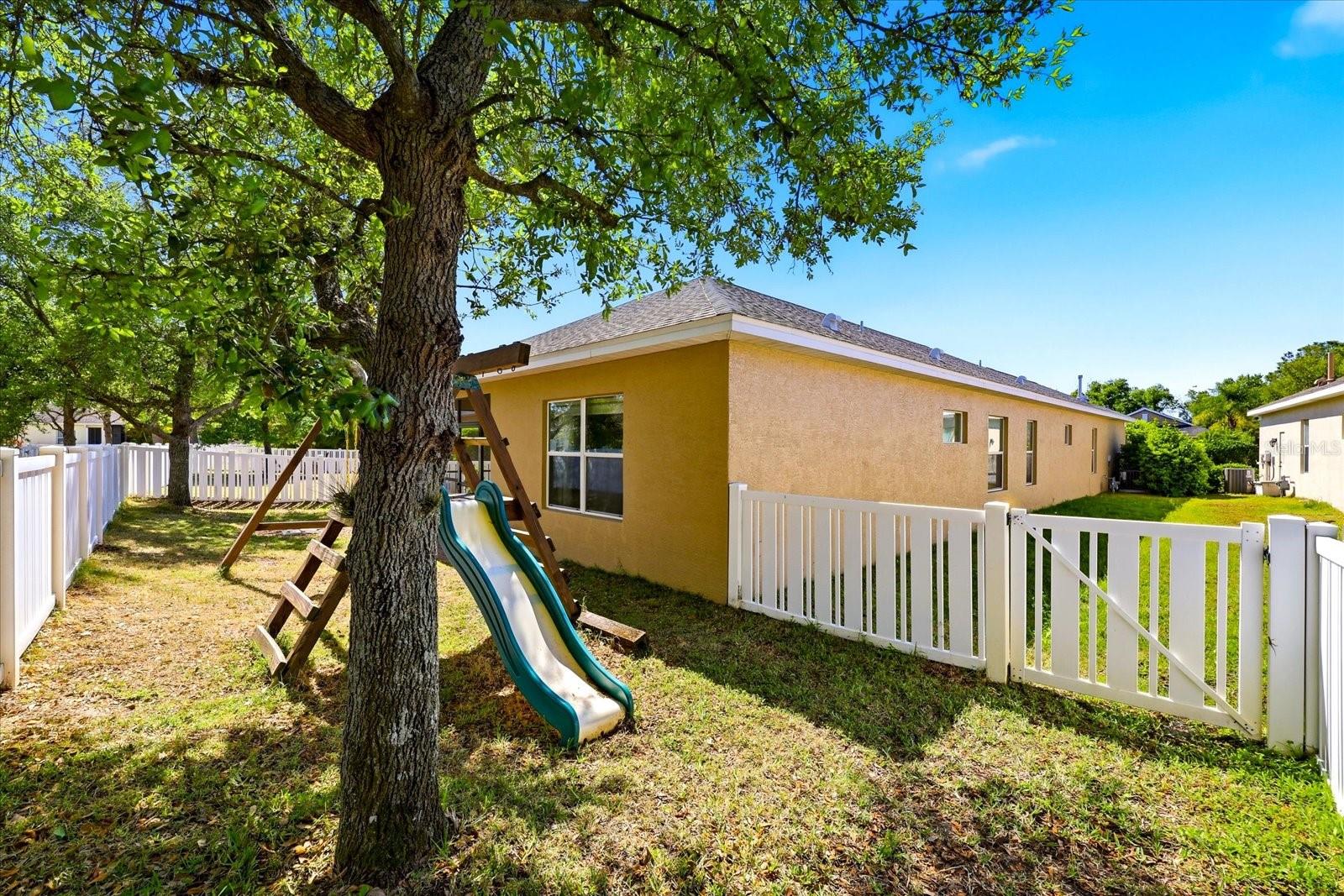 Image 33 of 44 For 4905 Boston Common Glen