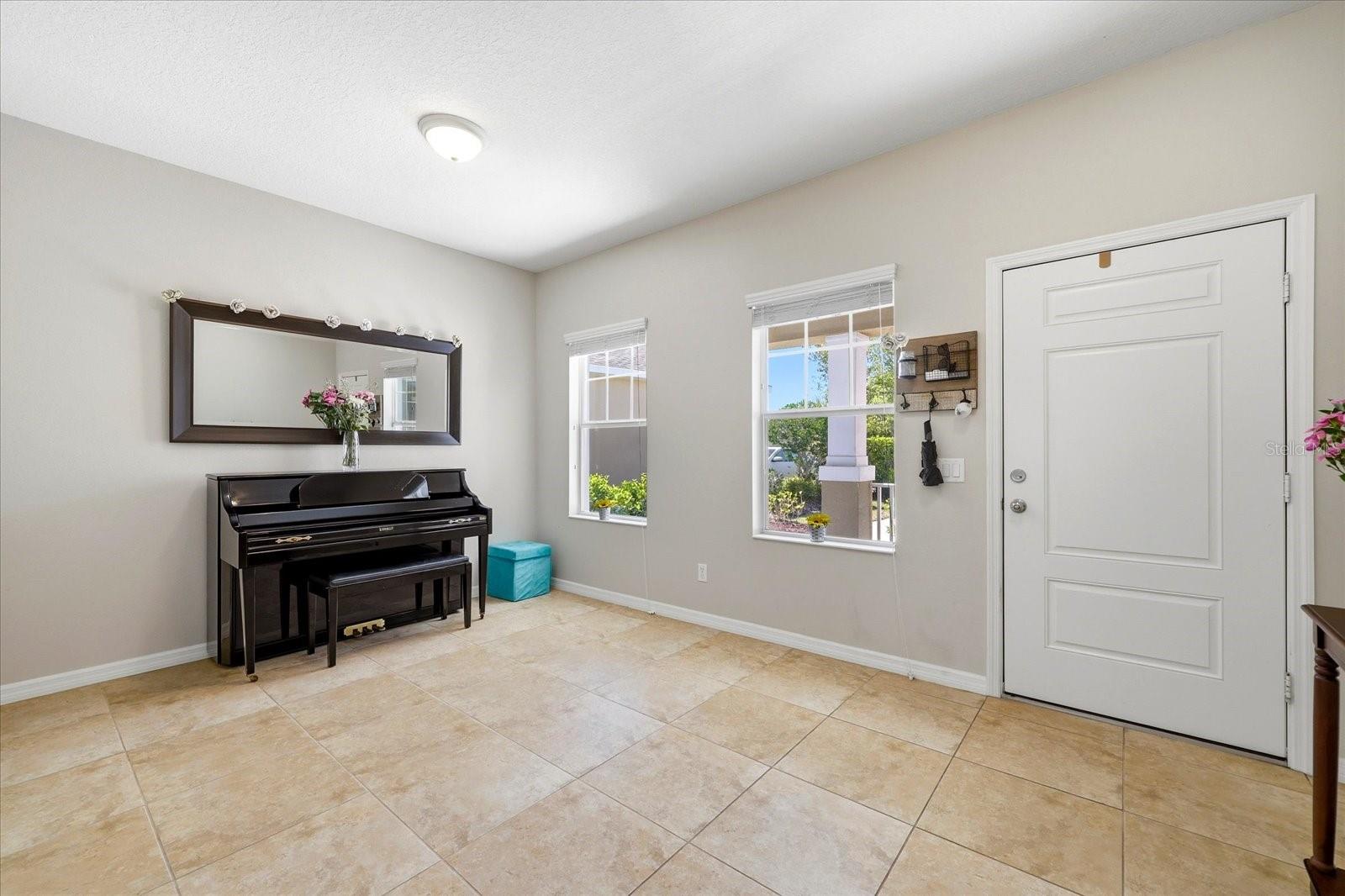 Image 8 of 44 For 4905 Boston Common Glen