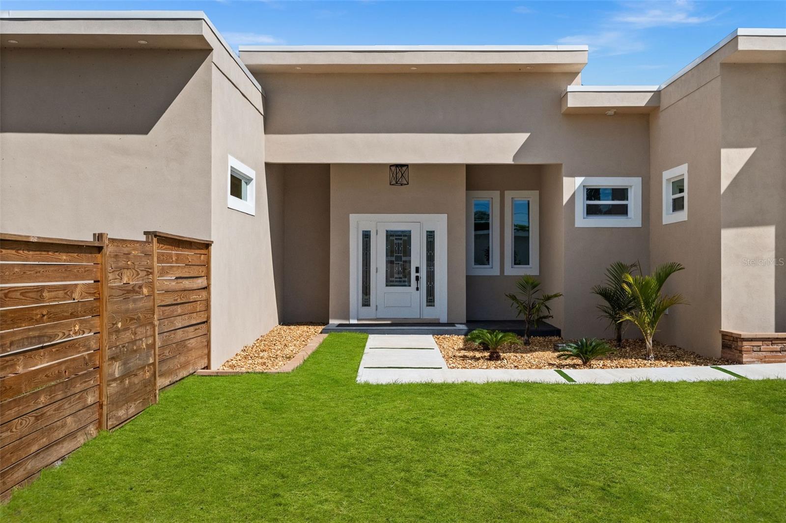 Image 4 of 40 For 2311 Sandrala Drive