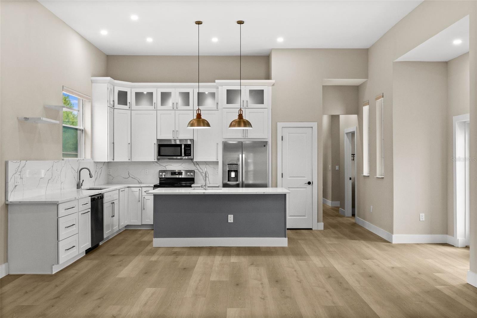 Image 6 of 40 For 2311 Sandrala Drive