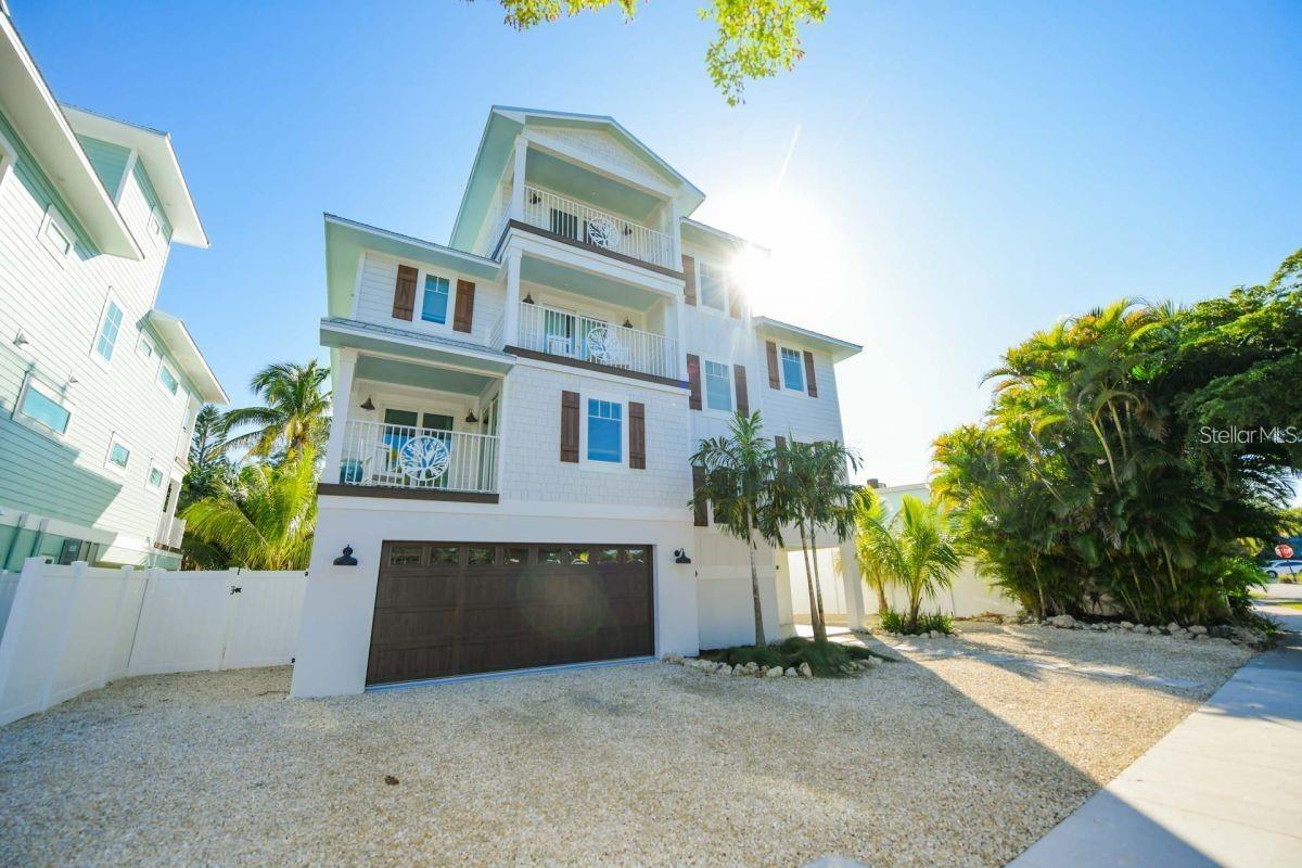 Details for 332 Avenida De Mayo, SARASOTA, FL 34242