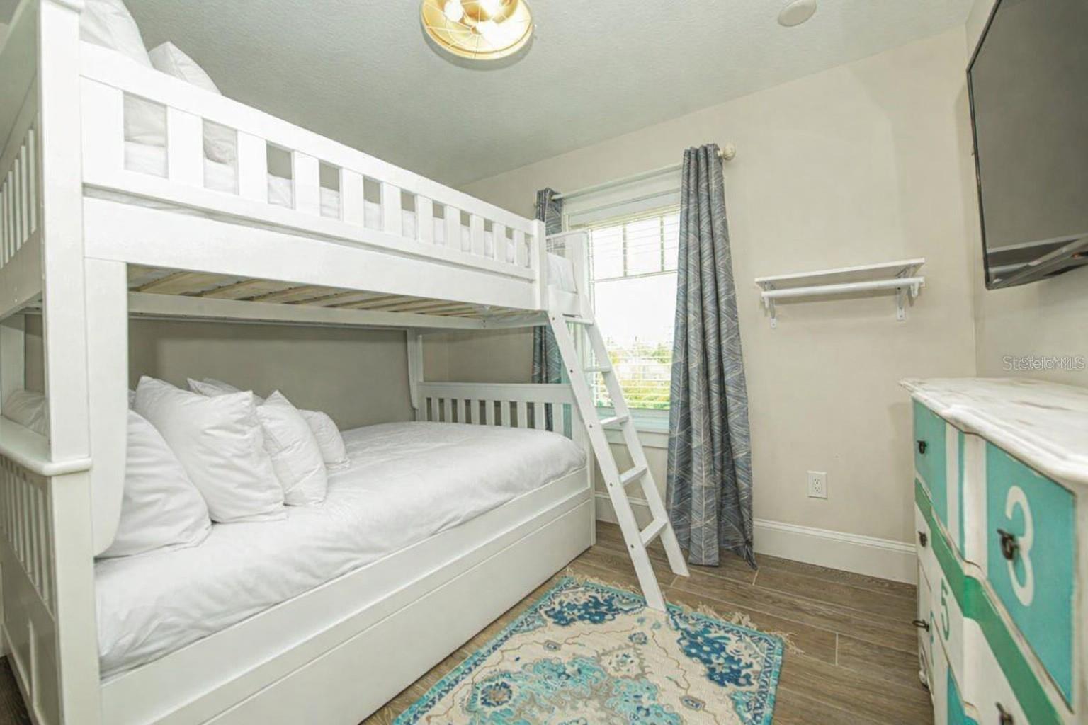 Image 17 of 49 For 332 Avenida De Mayo