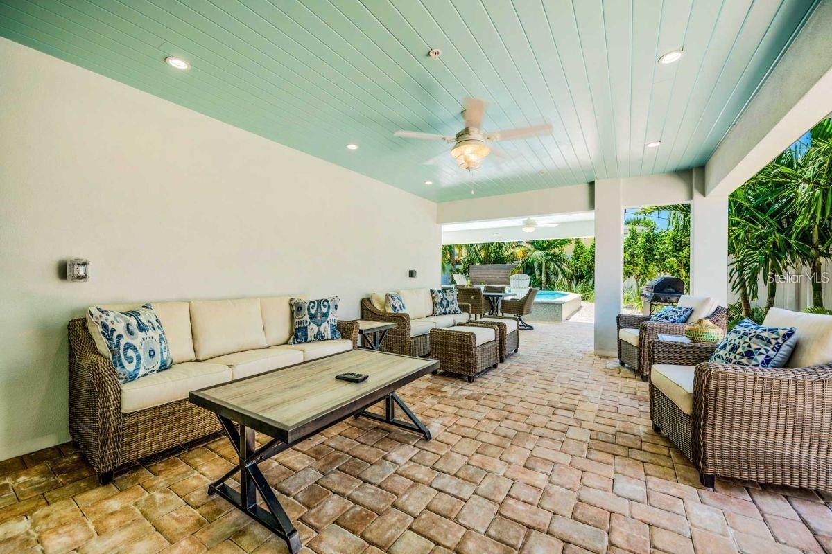 Image 36 of 49 For 332 Avenida De Mayo