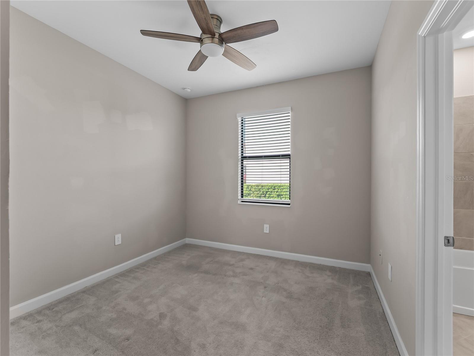 Image 17 of 72 For 15885 Islandwalk Avenue