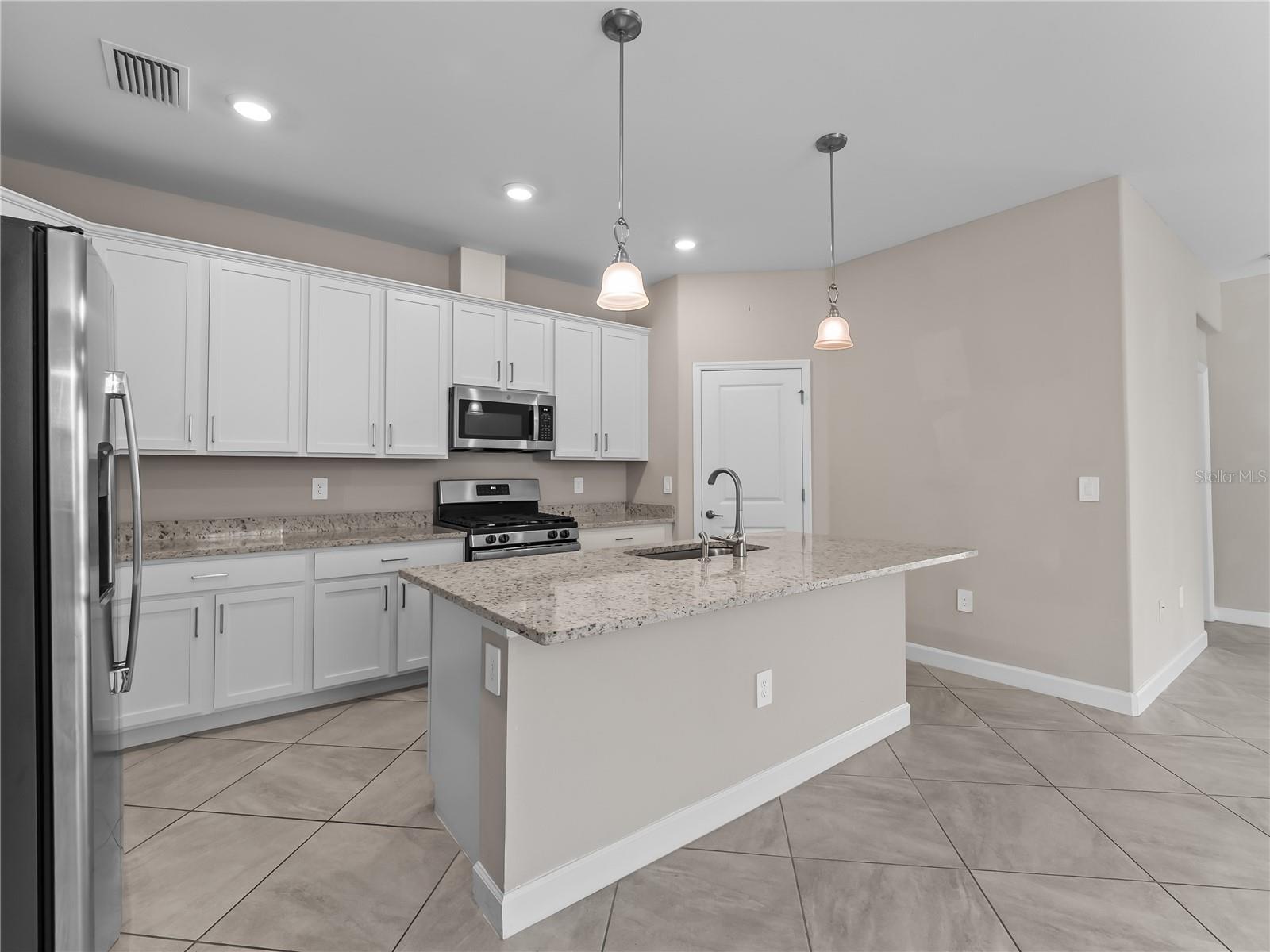 Image 21 of 72 For 15885 Islandwalk Avenue