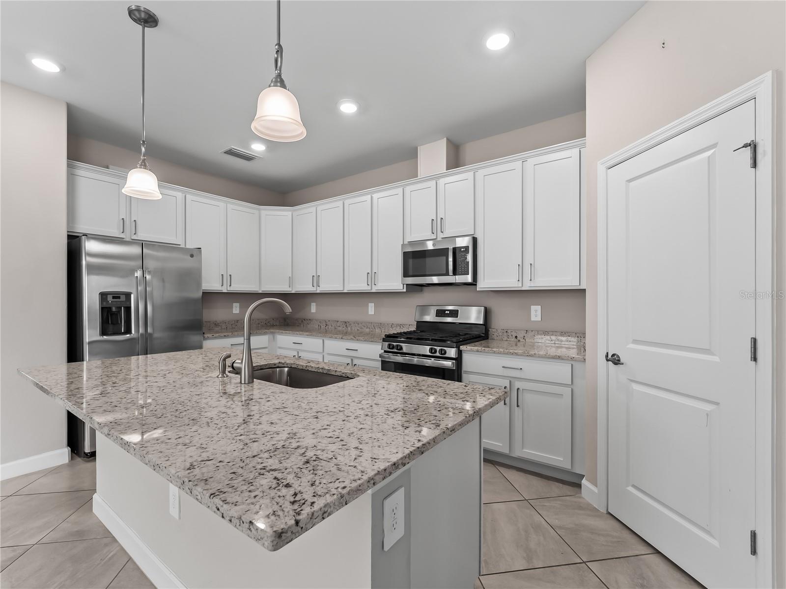 Image 23 of 72 For 15885 Islandwalk Avenue