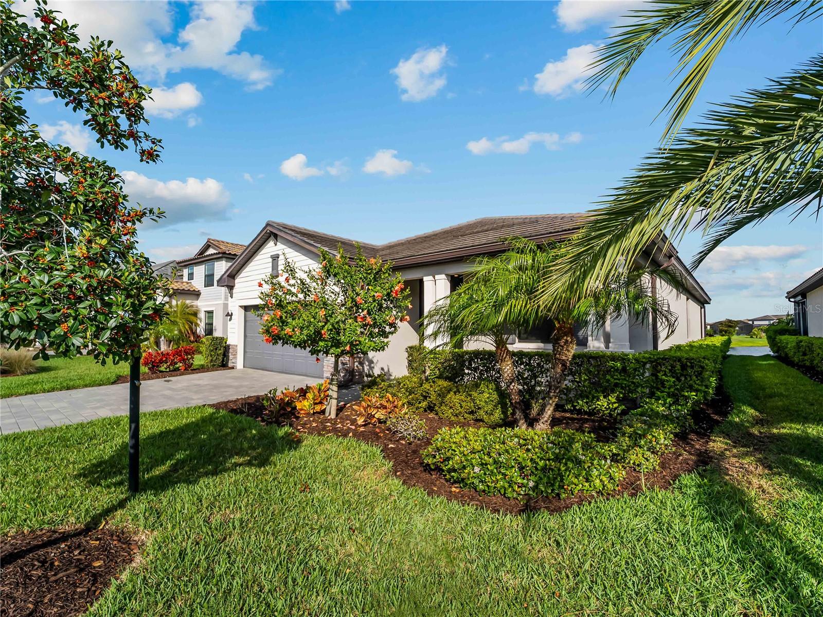 Image 4 of 72 For 15885 Islandwalk Avenue