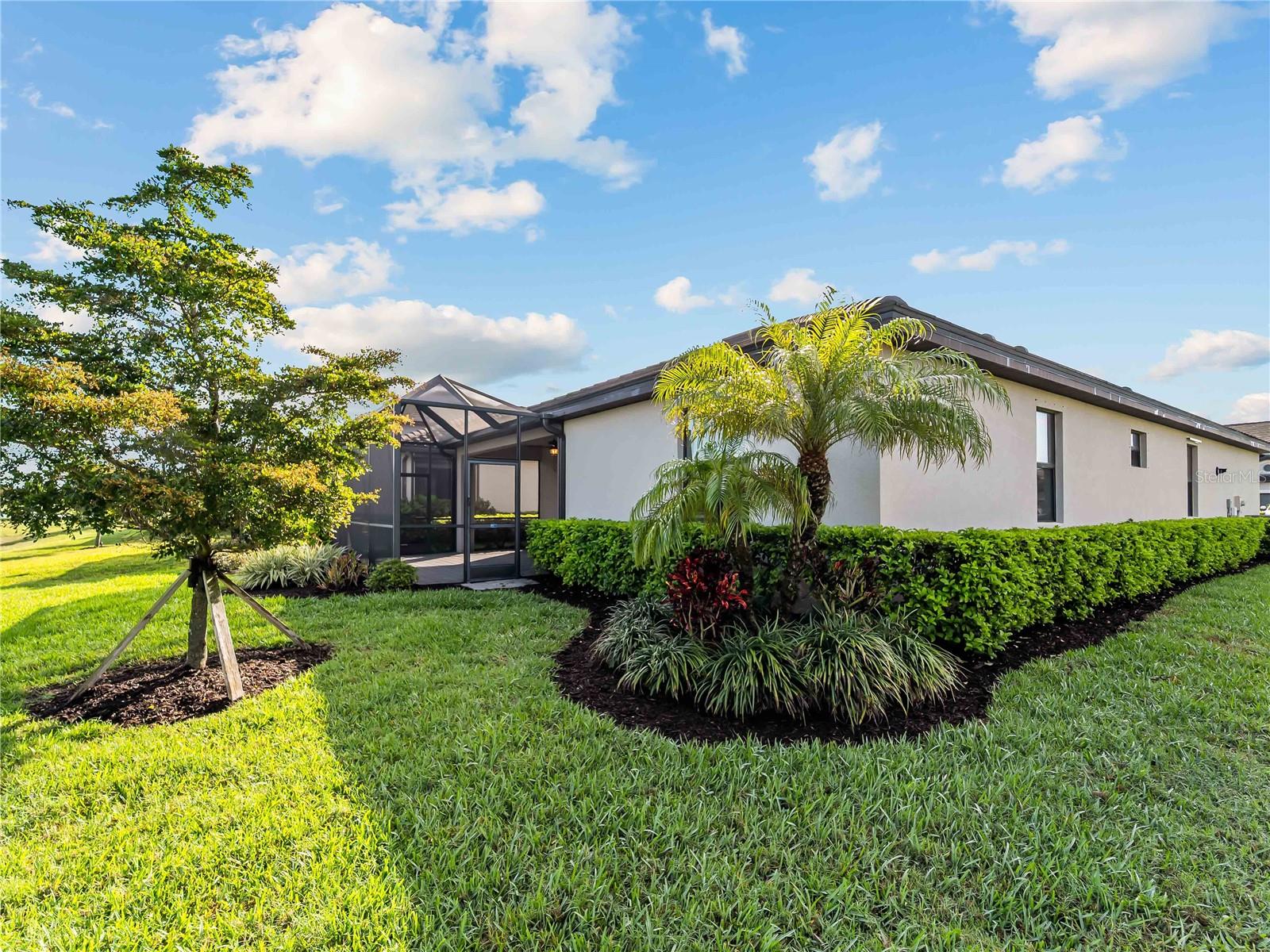 Image 43 of 72 For 15885 Islandwalk Avenue