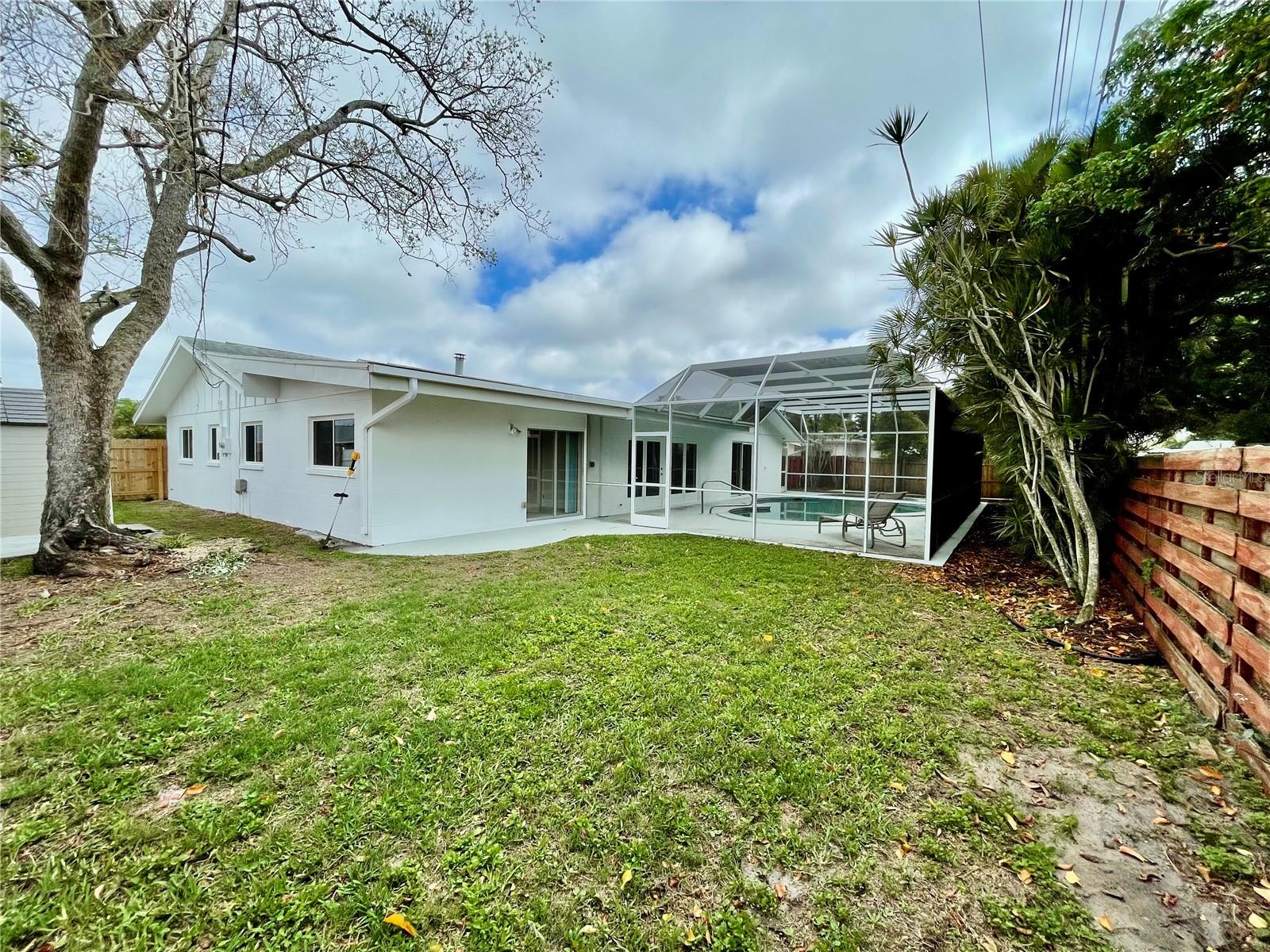 Image 2 of 24 For 4215 18th Avenue Drive W