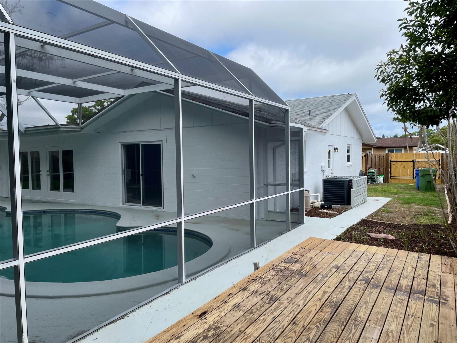 Image 9 of 24 For 4215 18th Avenue Drive W