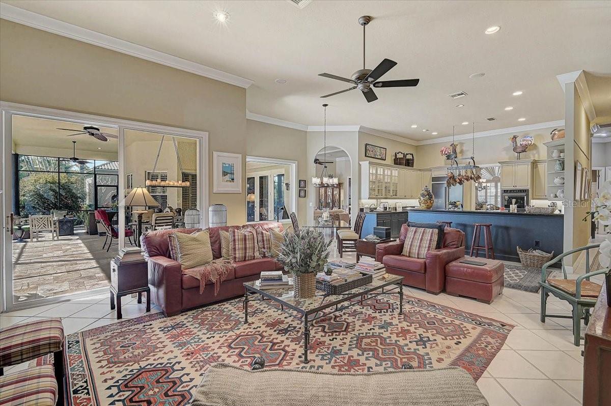 Image 14 of 52 For 448 Macewen Drive