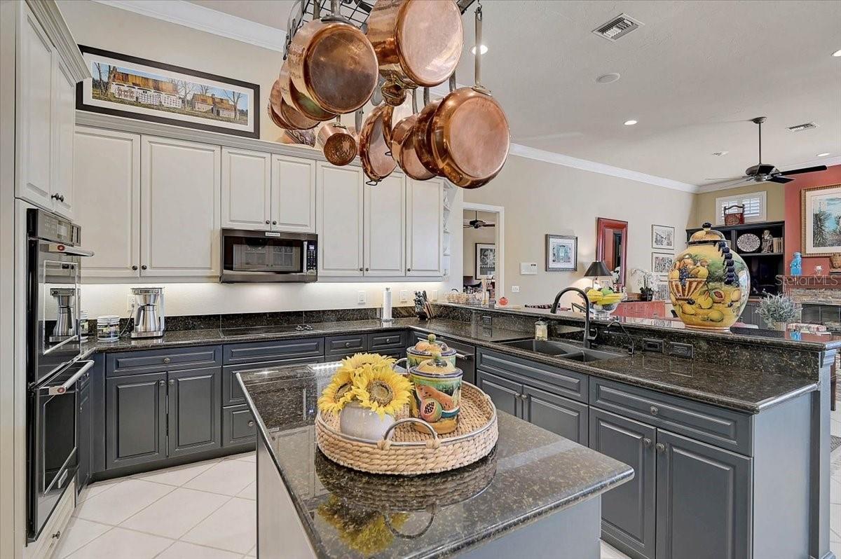 Image 18 of 52 For 448 Macewen Drive