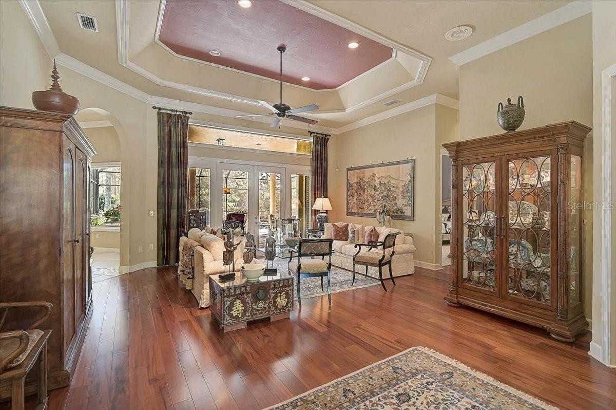 Image 8 of 52 For 448 Macewen Drive