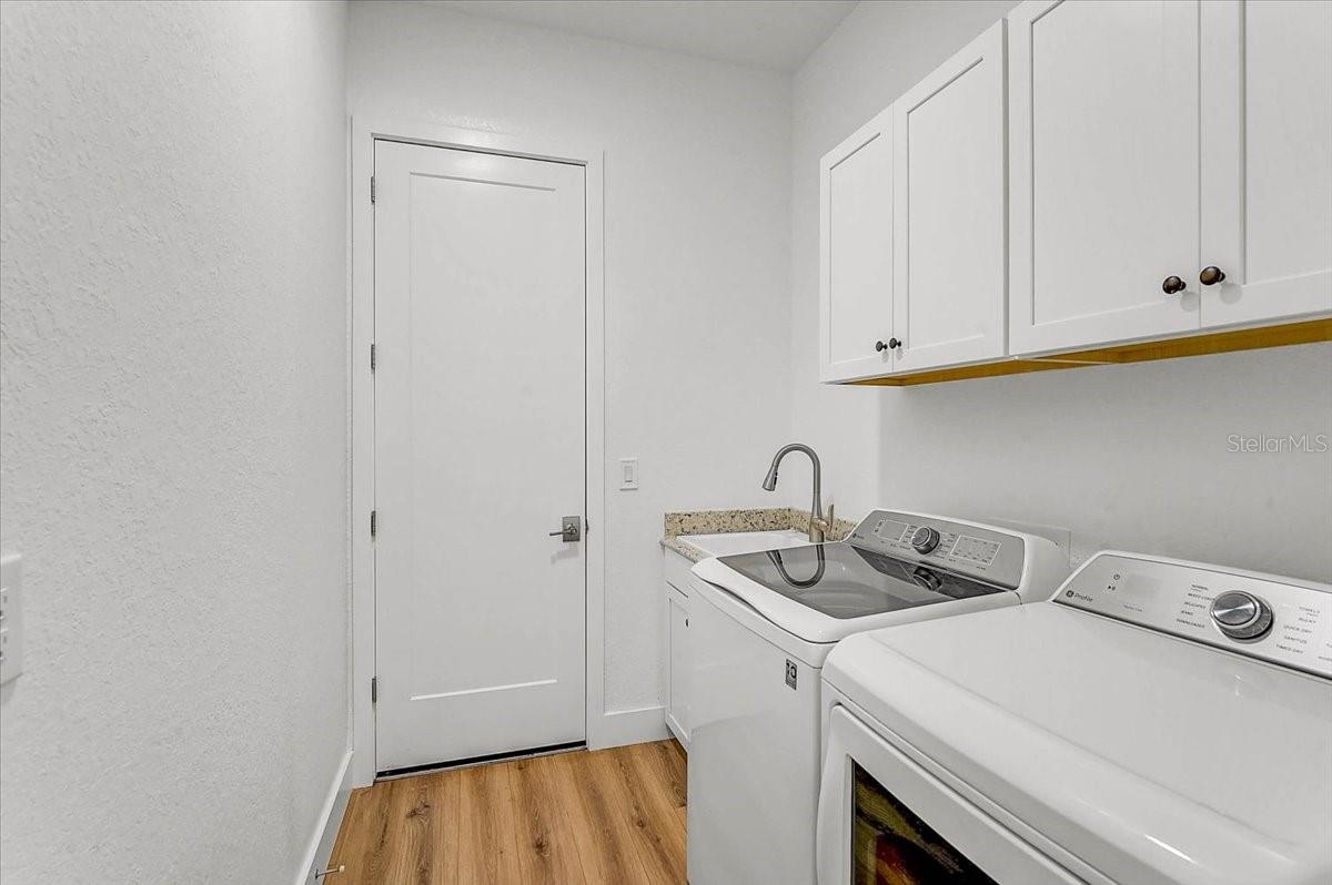 Image 31 of 48 For 5817 Mulligan Way