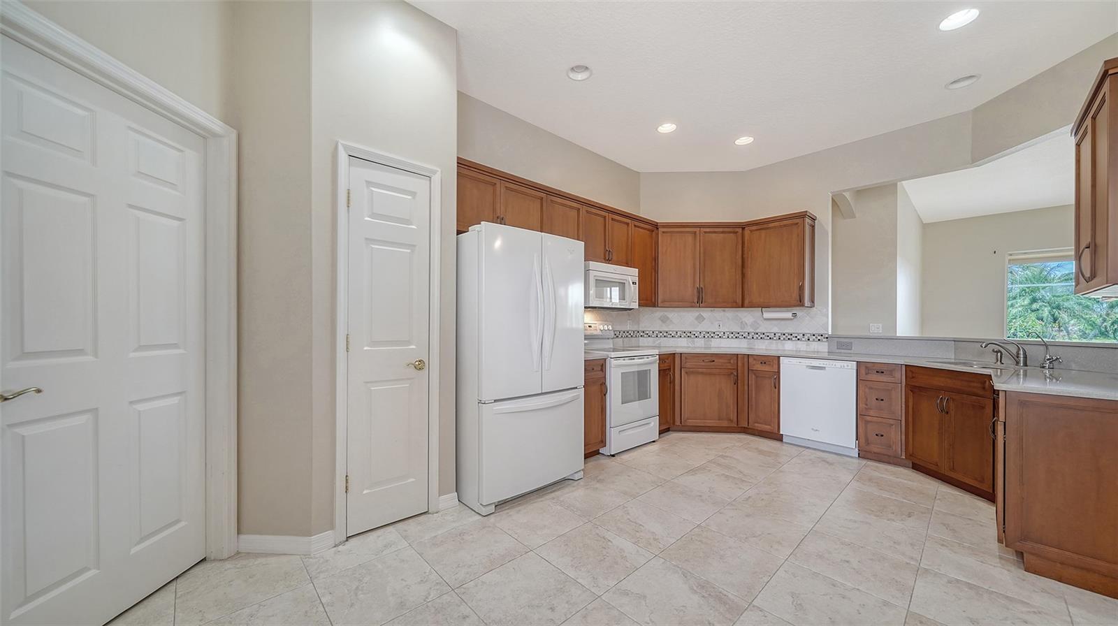 Image 14 of 69 For 5939 Sandstone Avenue